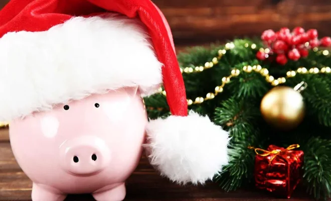 Wege, um an Weihnachten Geld zu sparen, ohne den Glanz zu verlieren